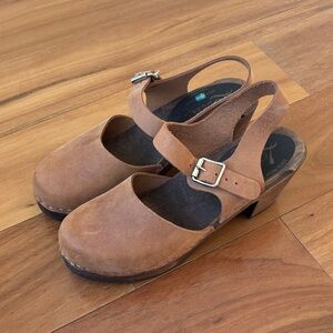 Leather Swedish clogs